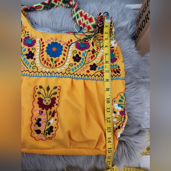 Yellow embriodered Mexican purse - Picture 6 of 7